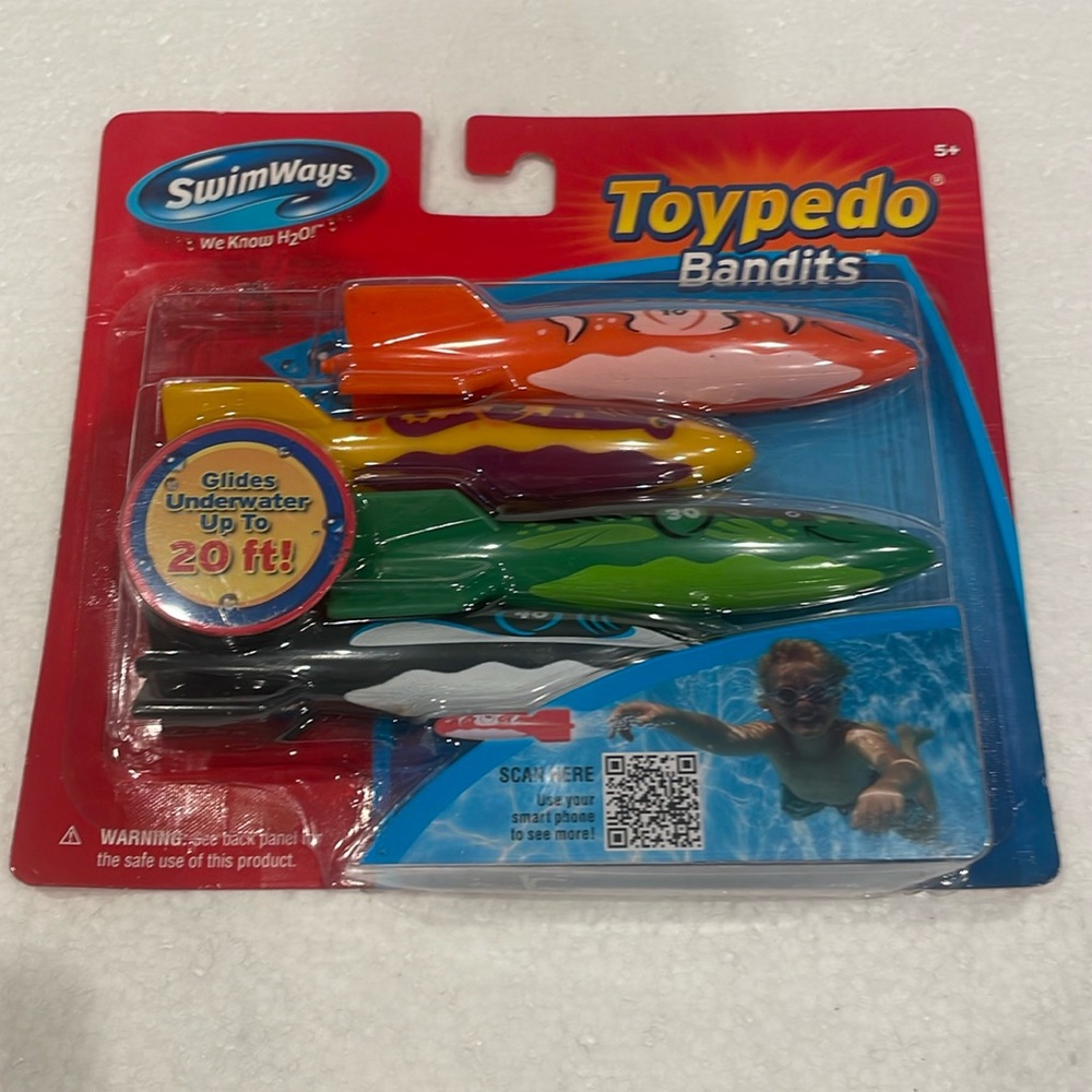 Swimways Toypedo bandits dive sticks hydrodynamic design glides 20 ft underwater